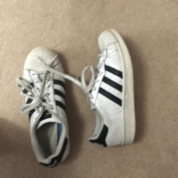 Adidas superstars - Picture 2 of 2